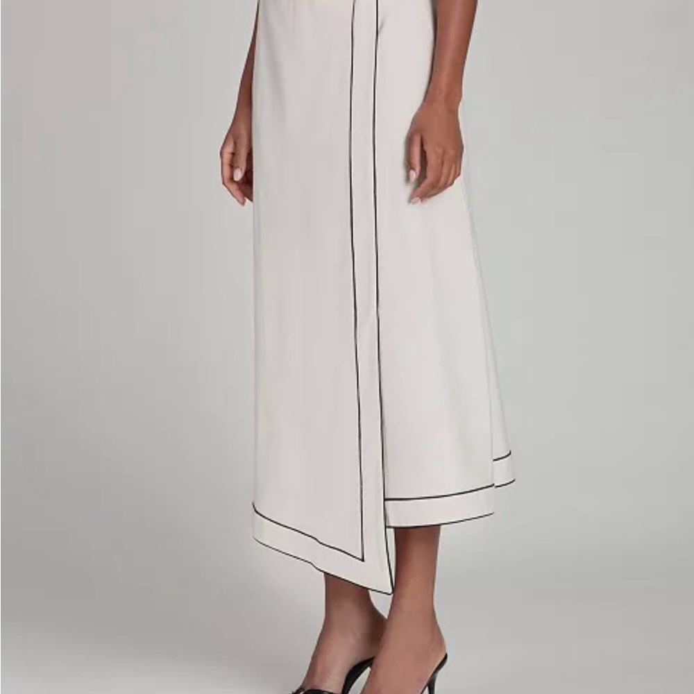 Avec Les Filles Cream Two-Piece Bow-Back Maxi Dress - Picture 2 of 8